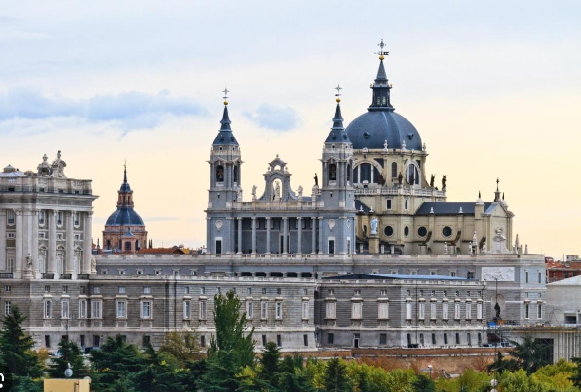 Bonito Apartamento Junto A La Plaza Mayor Madrid Kültér fotó